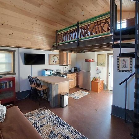 Rustic Hendersonville Farm Studio With Private Deck Esterno foto