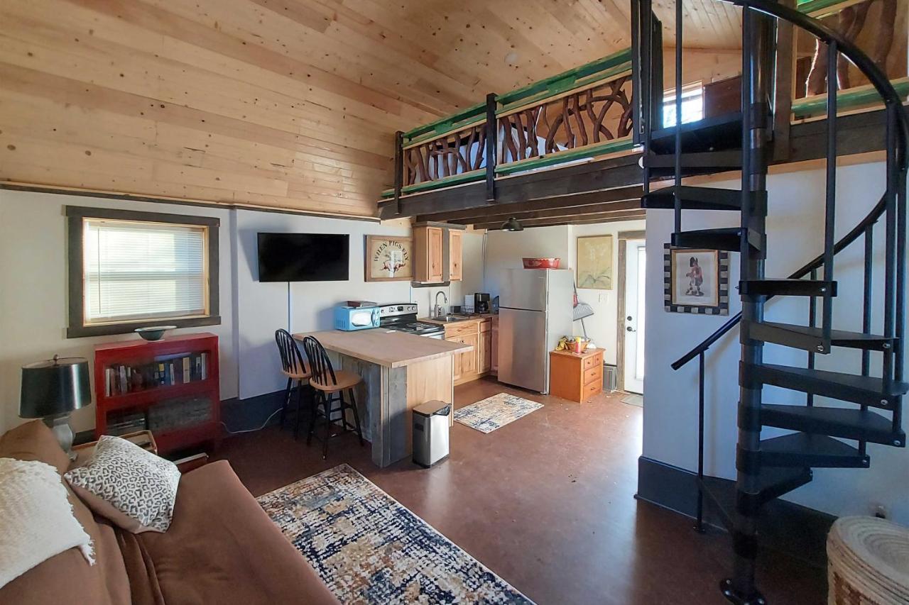 Rustic Hendersonville Farm Studio With Private Deck Esterno foto