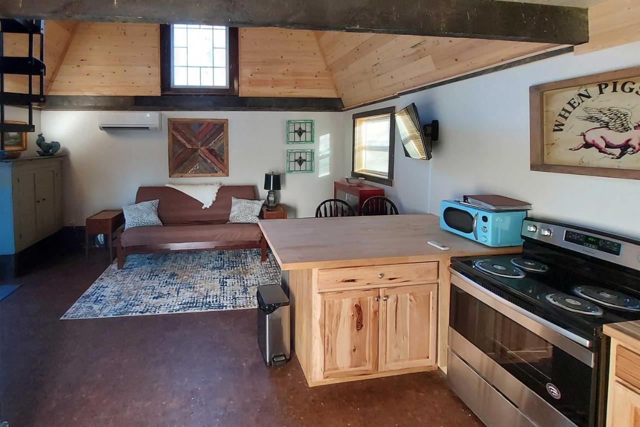 Rustic Hendersonville Farm Studio With Private Deck Esterno foto