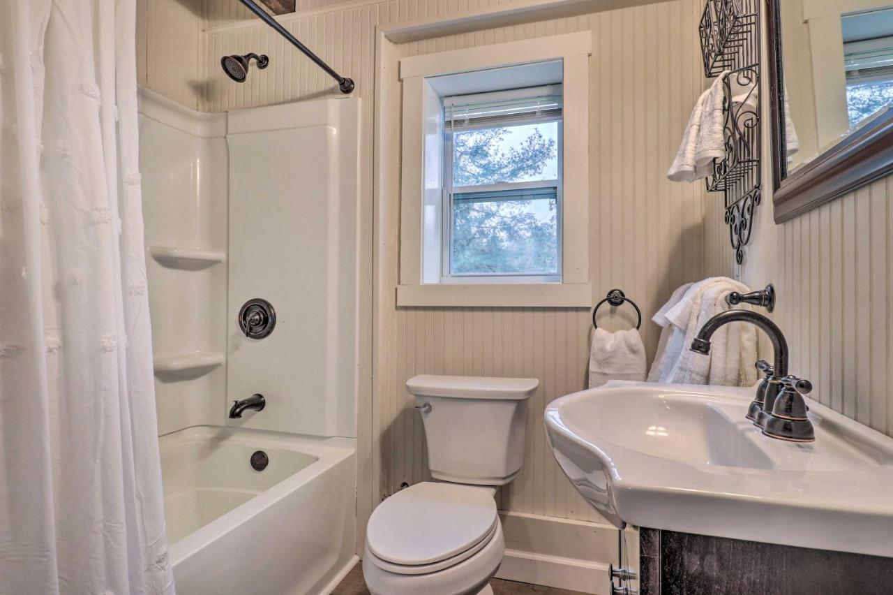 Rustic Hendersonville Farm Studio With Private Deck Esterno foto