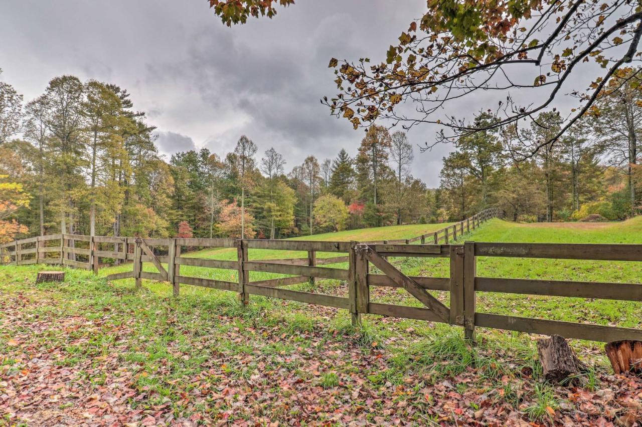 Rustic Hendersonville Farm Studio With Private Deck Esterno foto