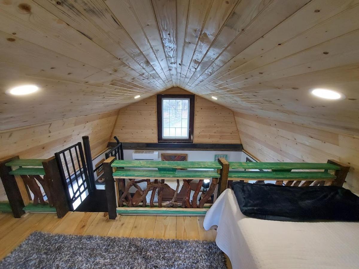 Rustic Hendersonville Farm Studio With Private Deck Esterno foto